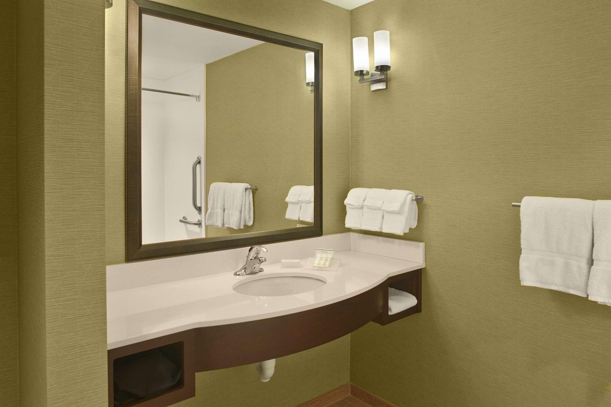 Hilton Garden Inn Akron Exterior foto